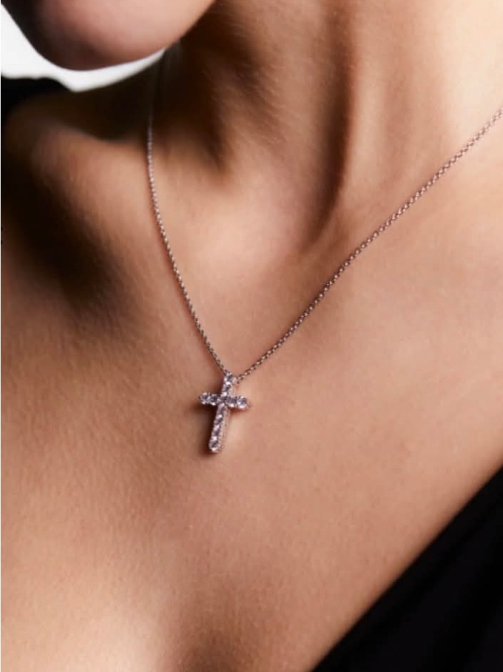 NWOT Nadri CZ CROSS PENDANT NECKLACE
Silver Crystal Cross MRSP $65